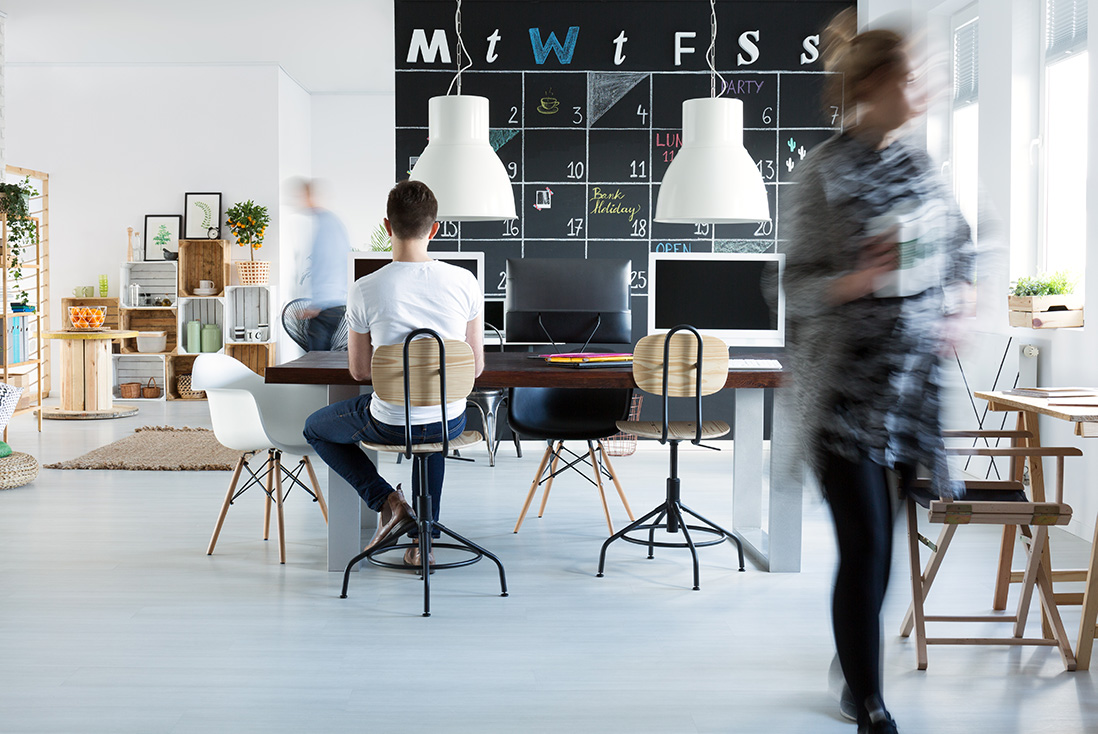 coworkers-in-office-PJZUWUT-1.jpg